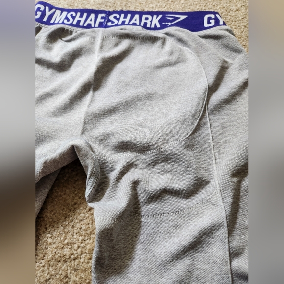 EUC Gymshark‎ gray/purple leggings - Picture 3 of 8